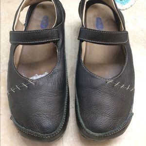 Wolky closed toe sandals